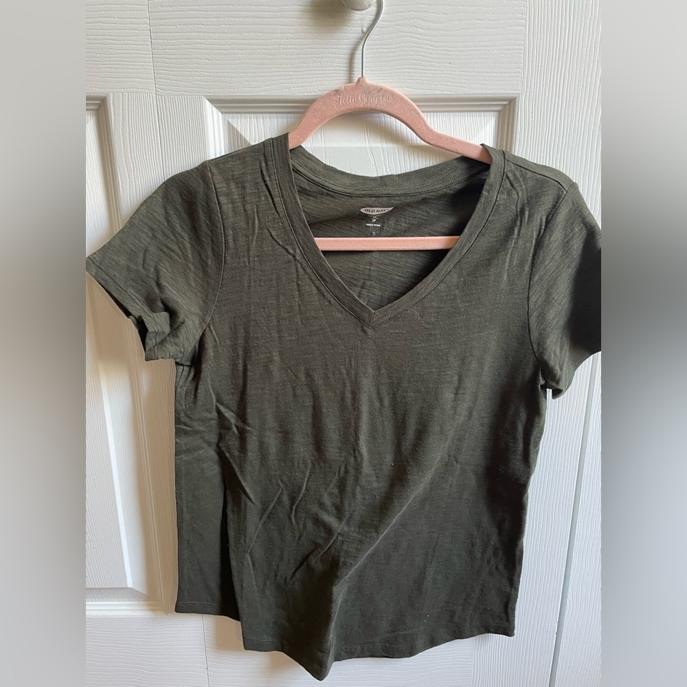 Old Navy Plain Tees- new